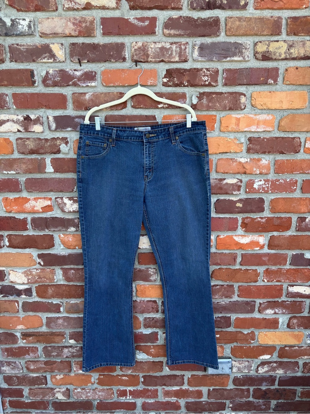 EUC Levi's Bootcut Jeans